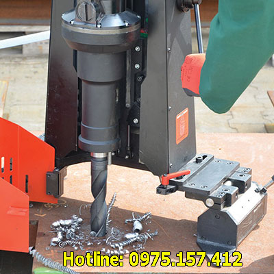 Máy khoan từ JEI Airbeast 200A